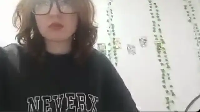 Snapshot of OliviaMoment chatting on July 15, 2026, 9:14 am OliviaMoment online show from July 15, 2026, 9:14 am