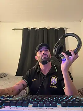 Aaron hyuga online show from June 2, 2026, 2:46 am