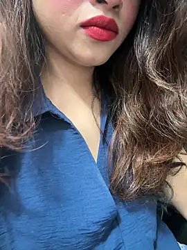 Snapshot of Yours_riya11 chatting on June 14, 2026, 2:35 am Yours riya11 online show from June 14, 2026, 2:35 am