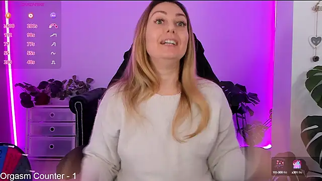 LindaWhite  online show from January 7, 2025, 9:25 pm