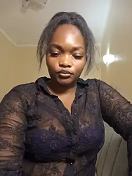 Snapshot of Thickbriell chatting on July 4, 2026, 8:15 pm Thickbriell online show from July 4, 2026, 8:15 pm