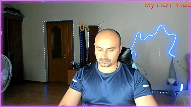 -SexyDaddy- online show from June 6, 2026, 4:44 pm