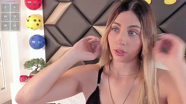 Snapshot of AdrianaHarlow chatting on June 13, 2026, 5:00 pm AdrianaHarlow online show from June 13, 2026, 5:00 pm