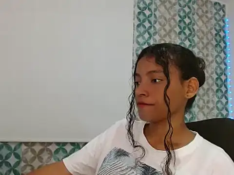 Snapshot of Isabellacarson chatting on June 17, 2026, 5:58 pm Isabellacarson online show from June 17, 2026, 5:58 pm