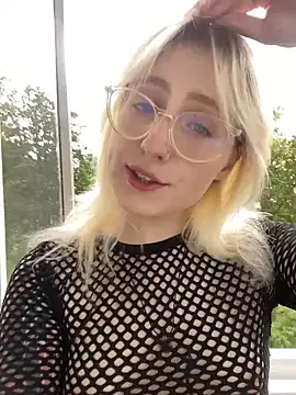 Snapshot of xp_blondie chatting on June 18, 2026, 11:58 am xp blondie online show from June 18, 2026, 11:58 am