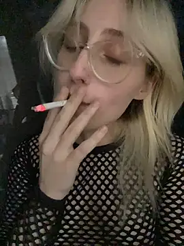 Snapshot of xp_blondie chatting on June 21, 2026, 8:11 pm xp blondie online show from June 21, 2026, 8:11 pm