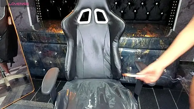 Snapshot of Catalella_Little_B chatting on June 25, 2026, 7:40 pm Catalella Little B online show from June 25, 2026, 7:40 pm