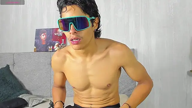 Snapshot of tommyhot7 chatting on June 17, 2026, 8:10 pm tommyhot7 online show from June 17, 2026, 8:10 pm