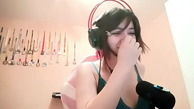 bunnyhoneylovehands online show from June 29, 2026, 9:37 pm