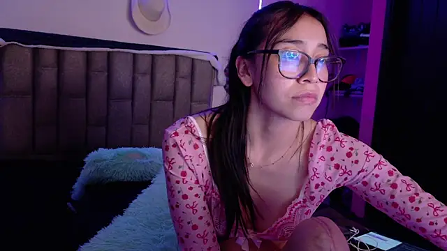 Snapshot of BurbujaXoxo chatting on June 8, 2026, 1:28 am BurbujaXoxo online show from June 8, 2026, 1:28 am