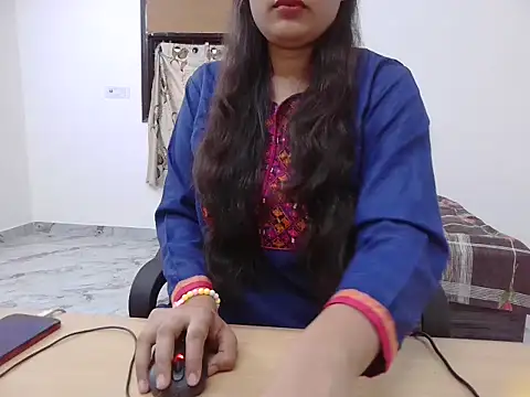 akeera78 online show from June 25, 2026, 3:28 am