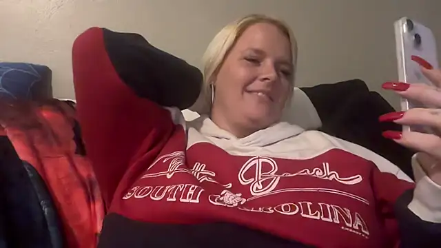 Snapshot of Girthdaddy9 chatting on July 19, 2026, 12:25 am Girthdaddy9 online show from July 19, 2026, 12:25 am