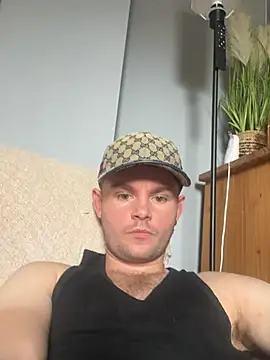 Snapshot of Ronnie153 chatting on August 5, 2026, 10:29 am Ronnie153 online show from August 5, 2026, 10:29 am