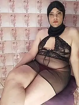 LenaQPeach online show from June 22, 2026, 11:07 am