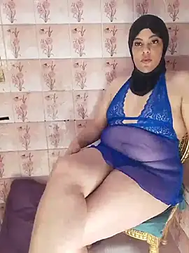 LenaQPeach online show from June 25, 2026, 11:04 am