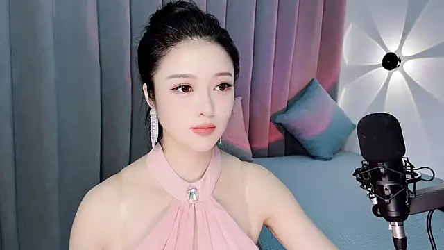 Snapshot of Momo-Wow chatting on July 1, 2026, 5:42 am Momo-Wow online show from July 1, 2026, 5:42 am