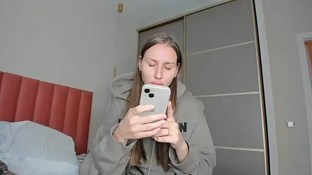 Snapshot of SofiClimbing chatting on January 12, 2025, 8:57 am SofiClimbing online show from January 12, 2025, 8:57 am