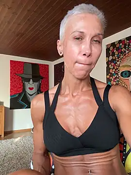 Snapshot of GymQueenCarmen chatting on July 19, 2026, 5:11 am GymQueenCarmen online show from July 19, 2026, 5:11 am
