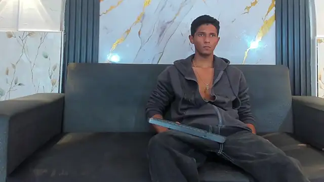 Snapshot of Yoel_Blessed chatting on June 17, 2026, 8:54 pm Yoel Blessed online show from June 17, 2026, 8:54 pm