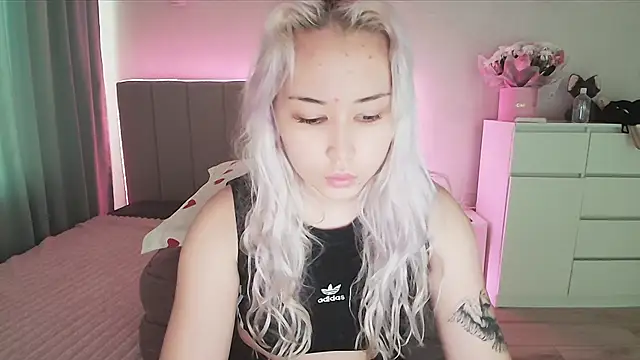 bunnyruby  online show from June 10, 2026, 1:43 pm