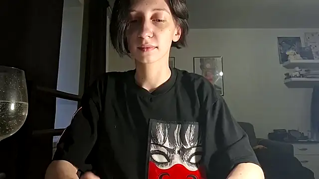 Snapshot of secrettt_poison chatting on July 7, 2026, 4:00 pm secrettt poison online show from July 7, 2026, 4:00 pm