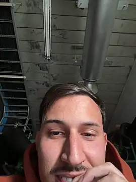 Snapshot of higorsz chatting on June 1, 2026, 2:41 pm higorsz online show from June 1, 2026, 2:41 pm