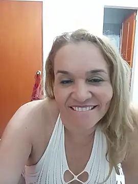 Snapshot of Sara_hilton02 chatting on June 18, 2026, 2:12 am Sara hilton02 online show from June 18, 2026, 2:12 am