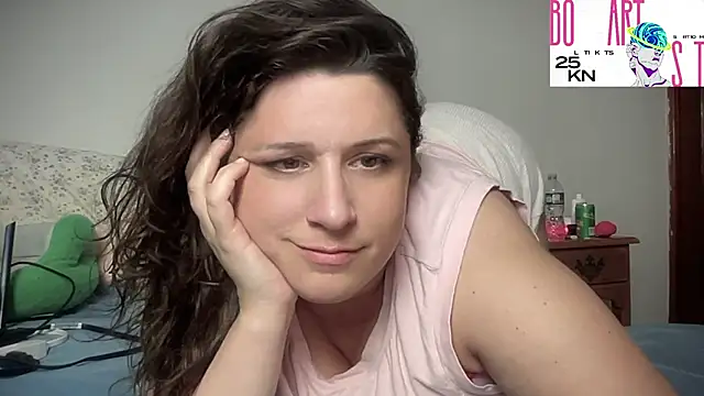 Snapshot of maddiliz chatting on February 14, 2025, 8:10 am maddiliz online show from February 14, 2025, 8:10 am