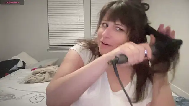 Snapshot of maddiliz chatting on March 8, 2025, 1:39 am maddiliz online show from March 8, 2025, 1:39 am