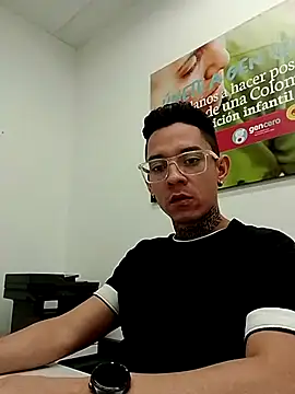 Snapshot of Brandonsexxxx chatting on June 10, 2026, 7:02 pm Brandonsexxxx online show from June 10, 2026, 7:02 pm