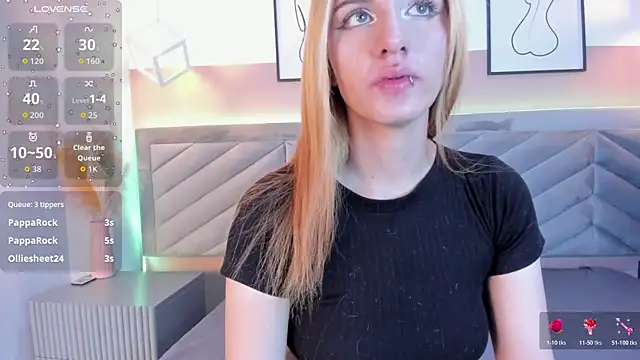 scarlet  rossi online show from July 2, 2026, 3:23 am