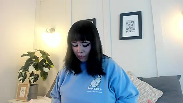 Snapshot of annyy_catt chatting on June 12, 2026, 3:38 am annyy catt online show from June 12, 2026, 3:38 am