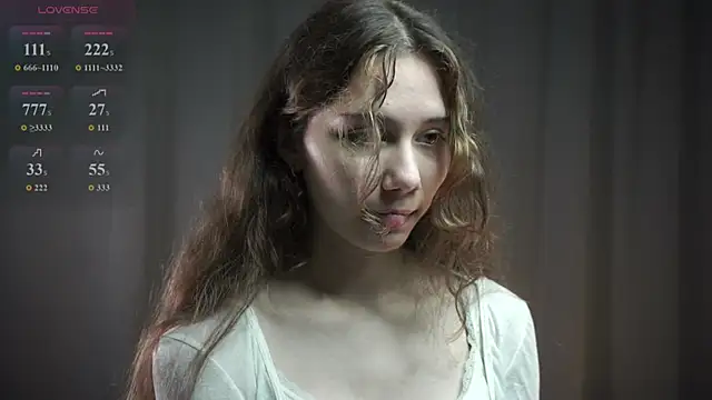 Snapshot of BellaTear chatting on June 17, 2026, 8:17 am BellaTear online show from June 17, 2026, 8:17 am