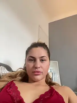 Snapshot of Goldiecherryx chatting on June 7, 2026, 5:27 pm Goldiecherryx online show from June 7, 2026, 5:27 pm