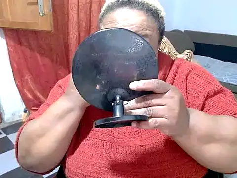 Snapshot of ROSESNICKER00 chatting on June 26, 2026, 3:49 pm ROSESNICKER00 online show from June 26, 2026, 3:49 pm