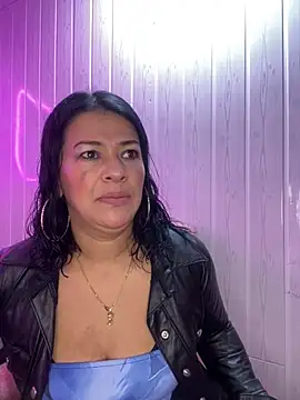 Snapshot of Selin_mehott chatting on June 9, 2026, 11:11 am Selin mehott online show from June 9, 2026, 11:11 am