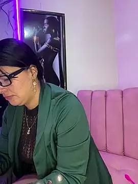 Snapshot of Selin_mehott chatting on June 12, 2026, 11:20 am Selin mehott online show from June 12, 2026, 11:20 am