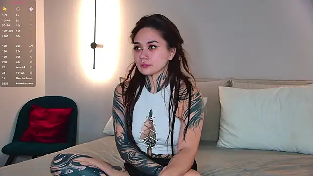 Snapshot of KarenHotFlirt chatting on July 5, 2026, 4:14 pm KarenHotFlirt online show from July 5, 2026, 4:14 pm