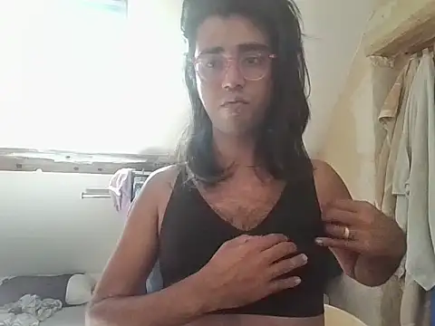 Snapshot of ikitrav chatting on July 18, 2026, 9:24 am ikitrav online show from July 18, 2026, 9:24 am