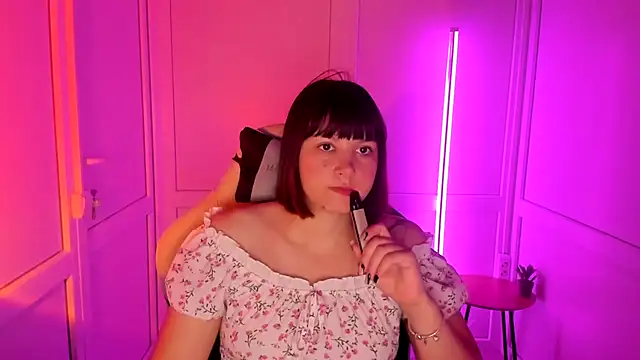 Snapshot of Vanilla_Vixen chatting on July 15, 2026, 5:56 am Vanilla Vixen online show from July 15, 2026, 5:56 am