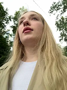 Snapshot of Polly_Pop chatting on June 26, 2026, 4:33 pm Polly Pop online show from June 26, 2026, 4:33 pm