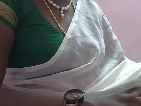 Snapshot of tamil-priyaaa chatting on July 15, 2026, 5:40 pm tamil-priyaaa online show from July 15, 2026, 5:40 pm