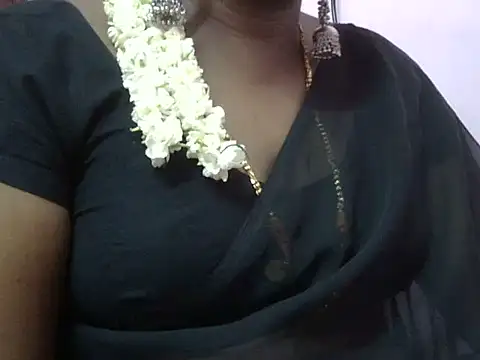 Snapshot of tamil-priyaaa chatting on July 18, 2026, 5:11 am tamil-priyaaa online show from July 18, 2026, 5:11 am
