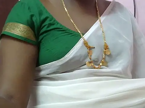 Snapshot of tamil-priyaaa chatting on July 21, 2026, 6:10 pm tamil-priyaaa online show from July 21, 2026, 6:10 pm
