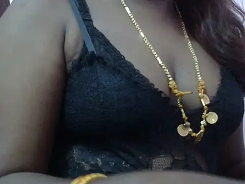 Snapshot of tamil-priyaaa chatting on July 25, 2026, 4:43 am tamil-priyaaa online show from July 25, 2026, 4:43 am
