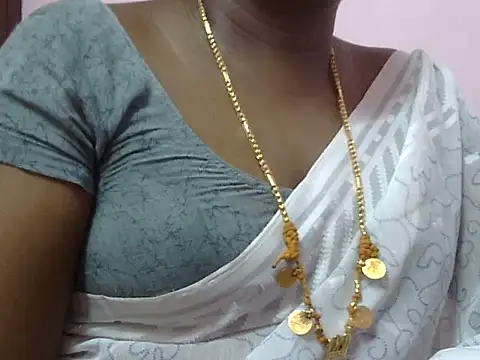 Snapshot of tamil-priyaaa chatting on July 28, 2026, 5:45 pm tamil-priyaaa online show from July 28, 2026, 5:45 pm