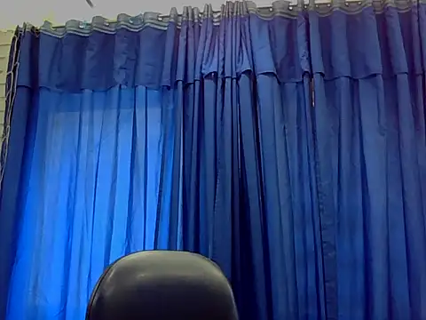 Snapshot of lucyli_25 chatting on June 10, 2026, 12:59 pm lucyli 25 online show from June 10, 2026, 12:59 pm