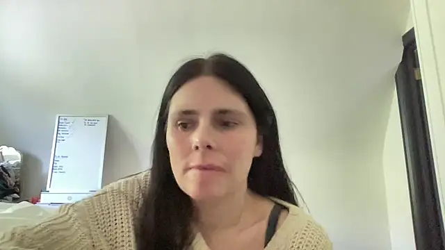 Snapshot of JadeLucy chatting on June 14, 2026, 9:55 am JadeLucy online show from June 14, 2026, 9:55 am