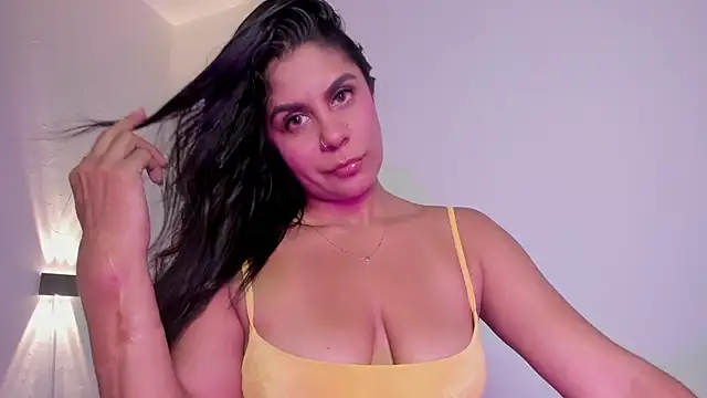 Snapshot of antonella_lee_x chatting on June 24, 2026, 9:36 pm antonella lee x online show from June 24, 2026, 9:36 pm