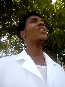 dantecruz19 online show from June 23, 2026, 5:55 pm